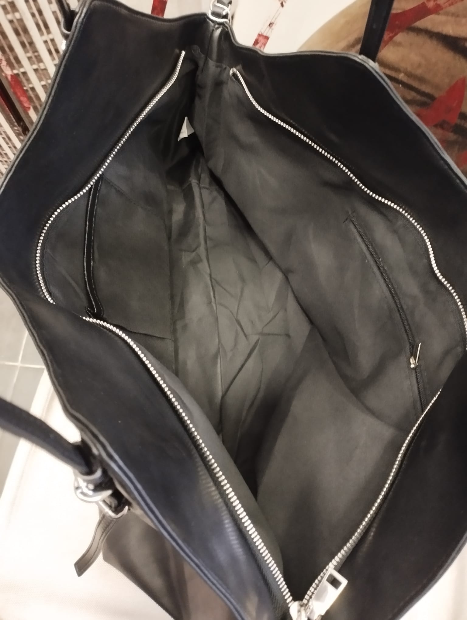 Borsa Nera in Ecopelle con Tracolla - immagine 2